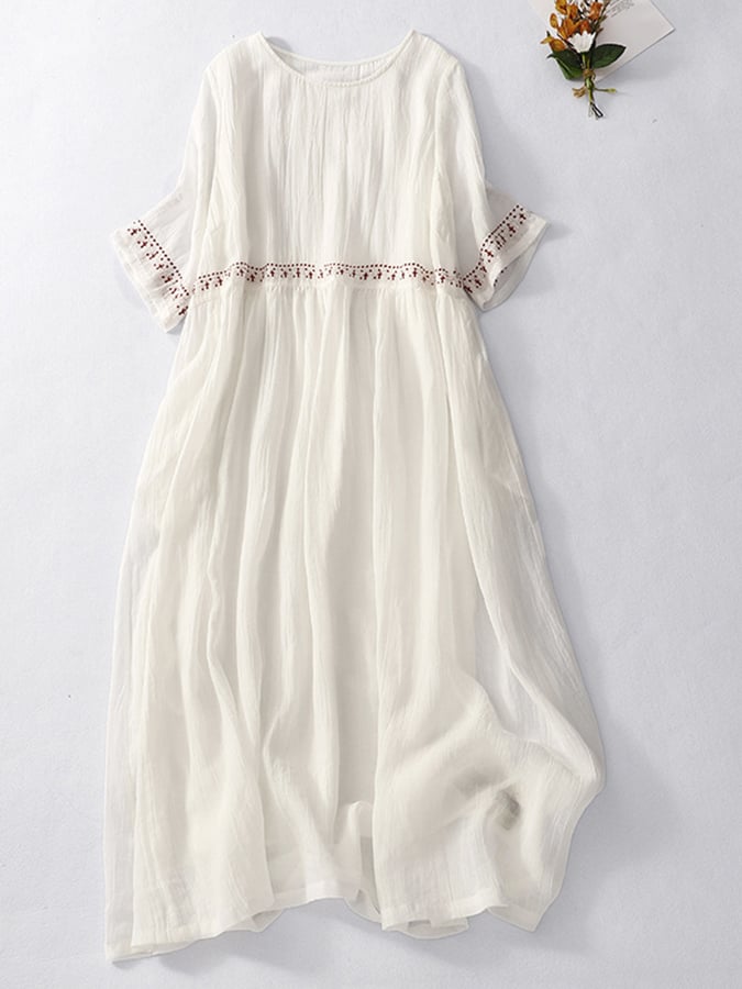 Robe maxi fluide et légère pour femmes, brodée, idéale pour la plage ou les soirées d'été décontractées.