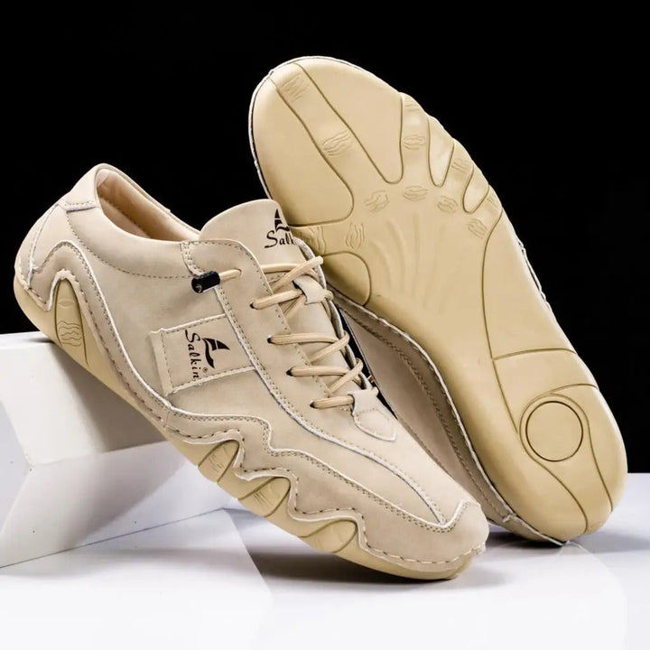 Chaussures orthopédiques pour hommes, axées sur le bien-être des pieds, le confort et le style élégant.