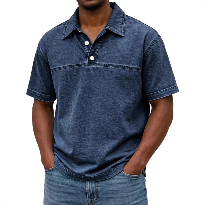 Polo élégant pour homme, style vintage, manches courtes. Un vêtement chic et confortable pour l'été.