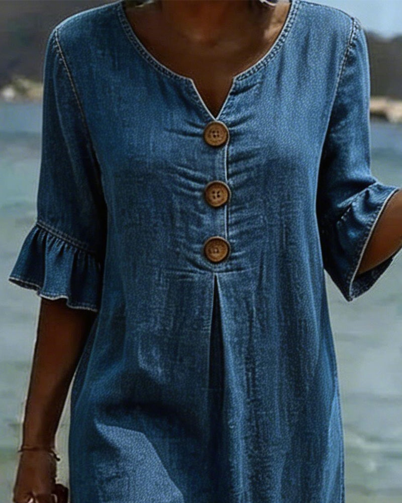 Tenue estivale chic: robe femme fluide à manches volantées, idéale pour les vacances.