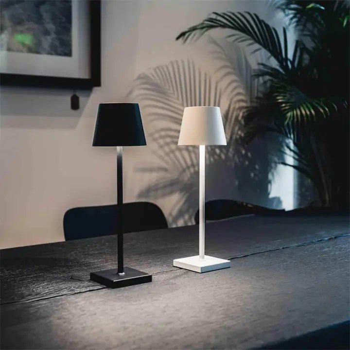 Lampe LED sans fil, rechargeable, pour table, étanche, apporte une touche design à votre extérieur/intérieur.