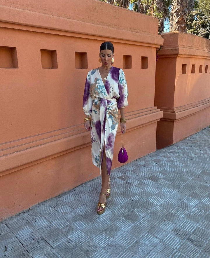 Robe chic femme fluide, décolleté V croisé, élégante pour tout événement spécial printemps-été.