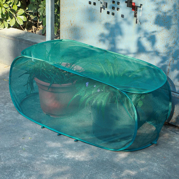 Abri de culture pop-up pour jardin, maintient vos jeunes pousses en sécurité. Solution légère et facilement rangeable.