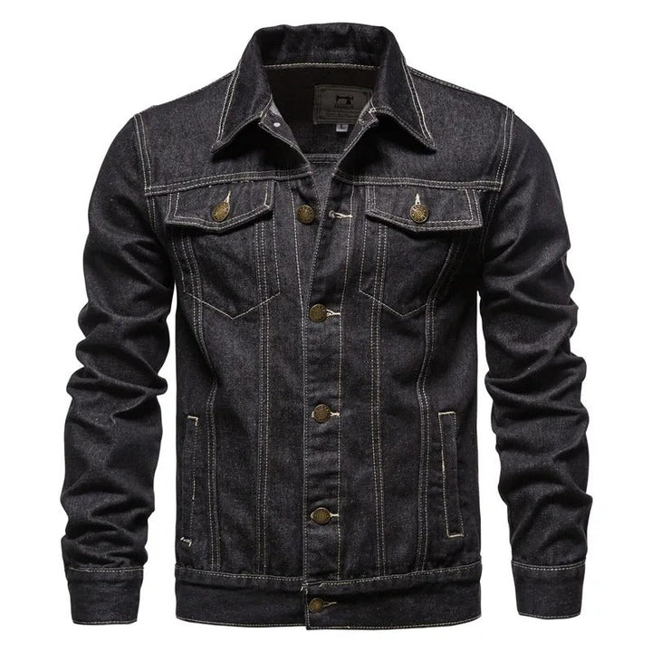 Veste en jean homme bleue, style intemporel, outerwear polyvalent pour homme en automne et hiver.