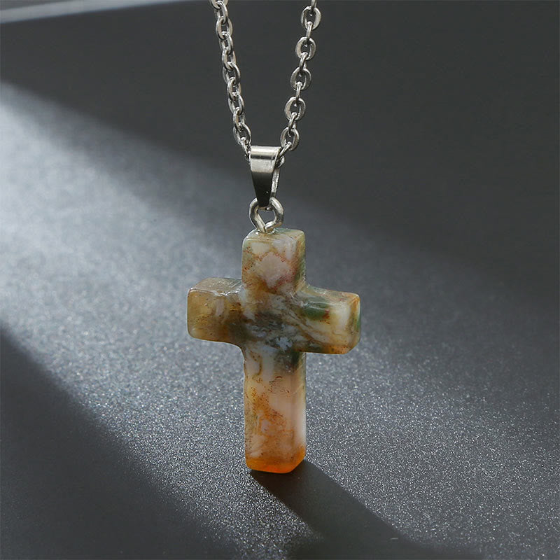 Collier croix en jade, bijou femme, symbole de sagesse et de longévité.