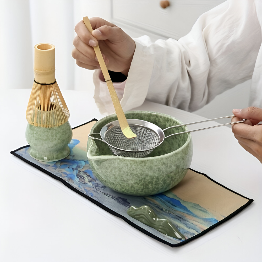 Découvrez notre kit matcha 7 pièces. Idéal pour préparer et savourer votre thé japonais. Bol 450ml.