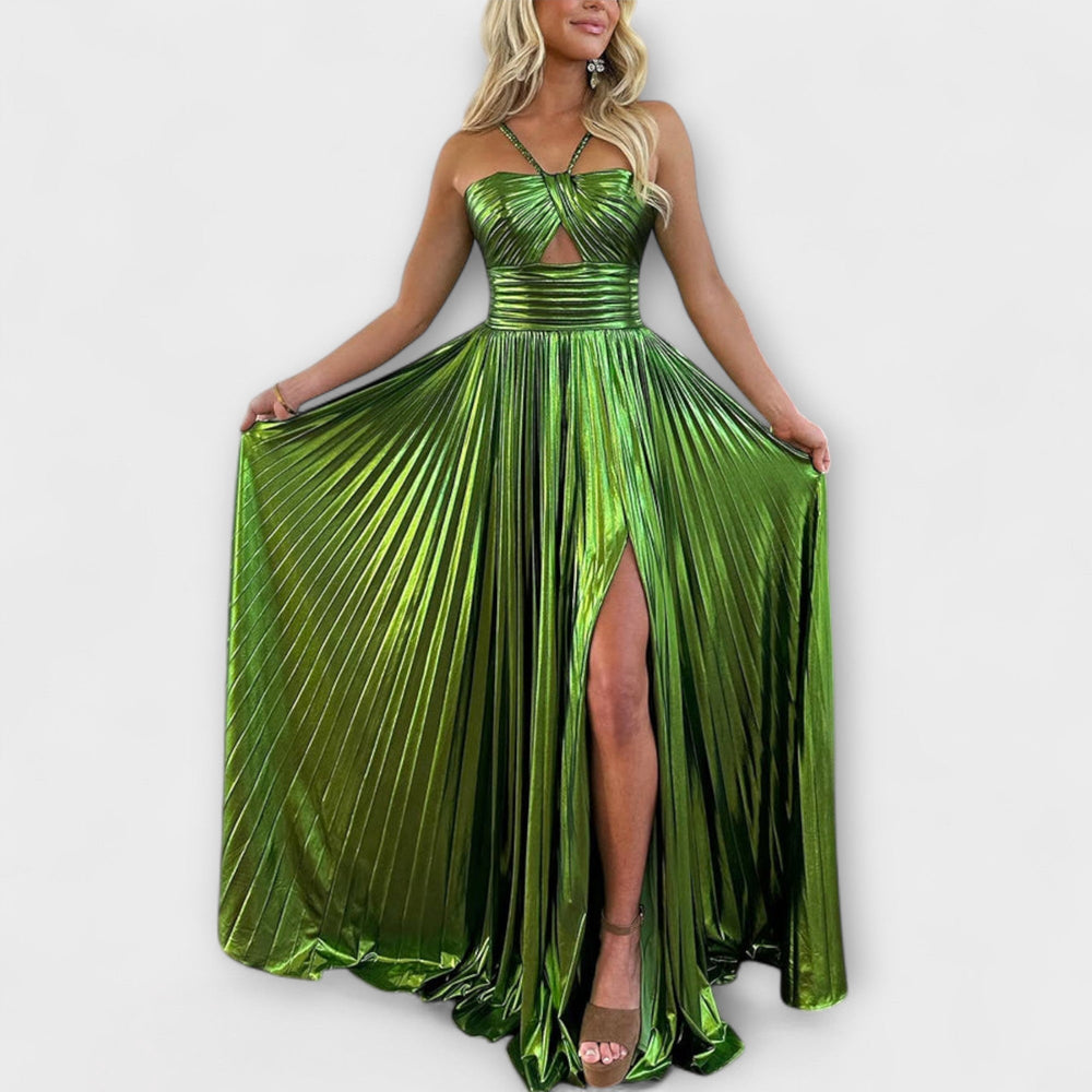 Longue robe de soirée maxi pour femme, design élégant et sans manches. Tenue parfaite pour les fêtes.