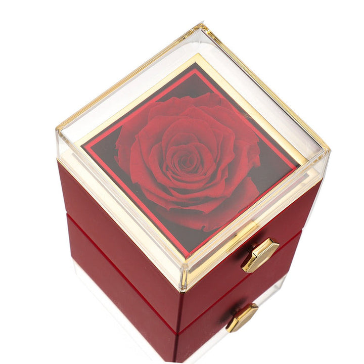 Cadeau romantique Saint-Valentin: Rose éternelle rouge avec gravure personnalisée dans sa boîte.
