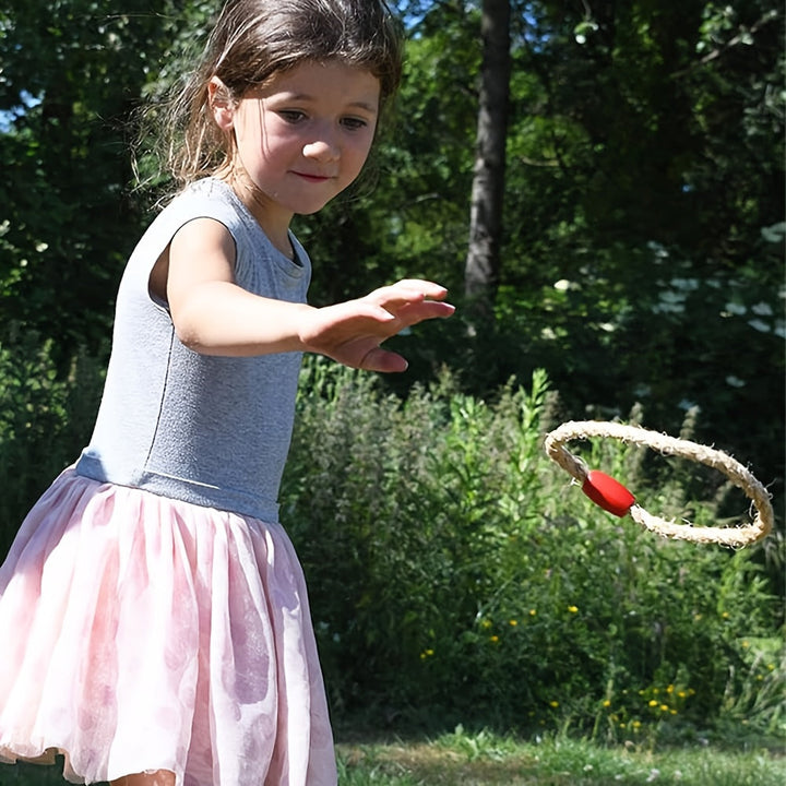 Jeu de société d'extérieur SportRing, lancer d'anneaux en bois. Amusement familial et sportif pour jardin.