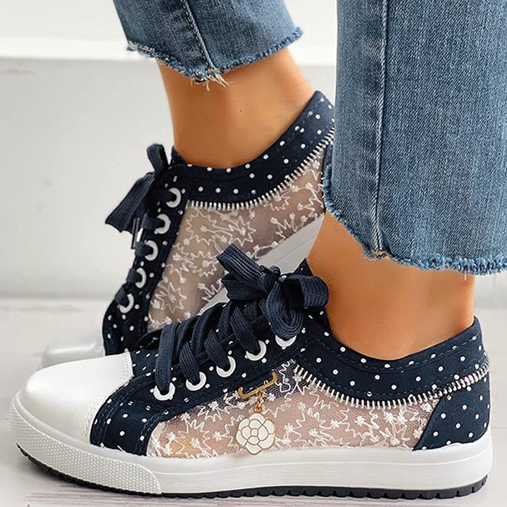 Baskets femme confortables et respirantes pour marche quotidienne. Chaussures légères avec semelle antidérapante.