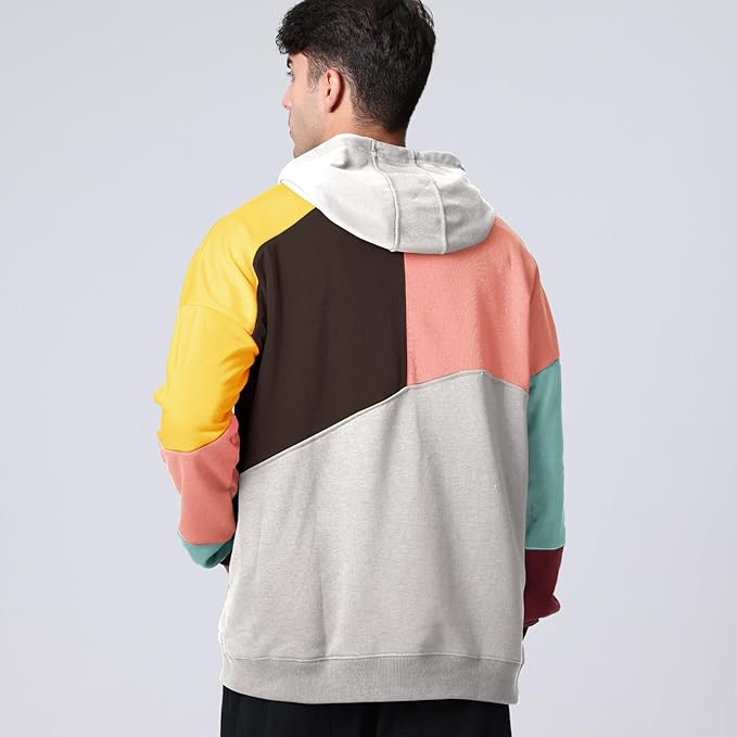 Tenue homme: sweat à capuche coloré, style urbain et tendance, parfait pour le confort et la mode.
