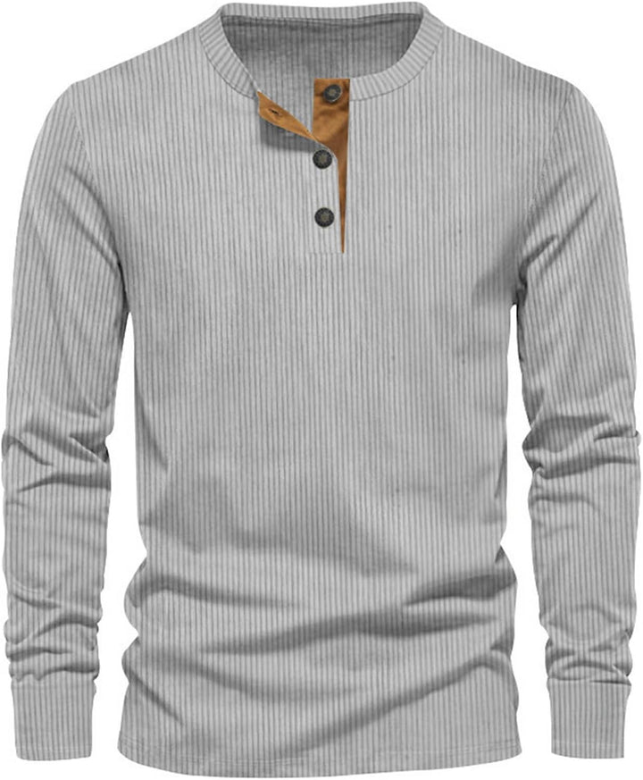 Vêtement homme décontracté : t-shirt ajusté à manches longues et texture côtelée, parfait pour une mode masculine moderne.