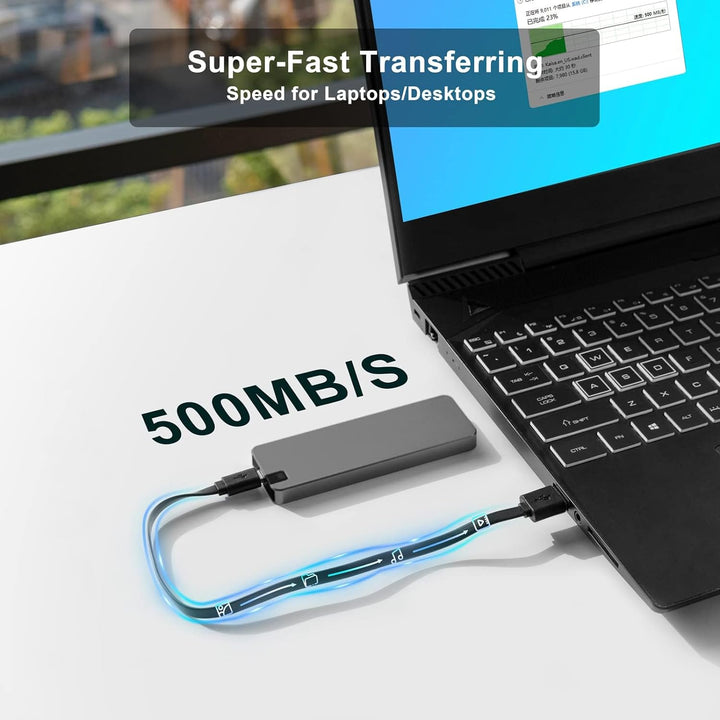 SSD portable USB 3.2 connecté à un PC, offrant stockage externe rapide et robuste pour vos données essentielles.