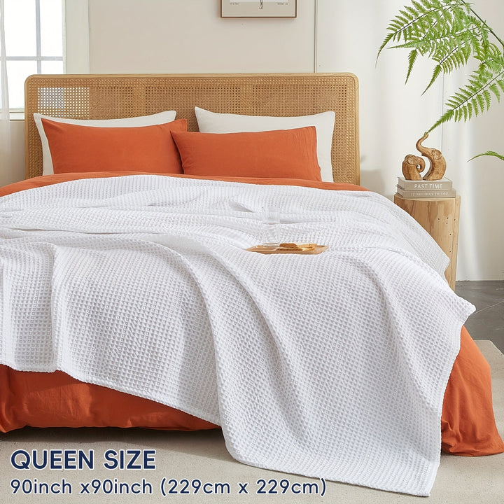 Plaid léger Cloudweave pour la chambre, offre douceur et confort toute l'année, un vrai cocooning.