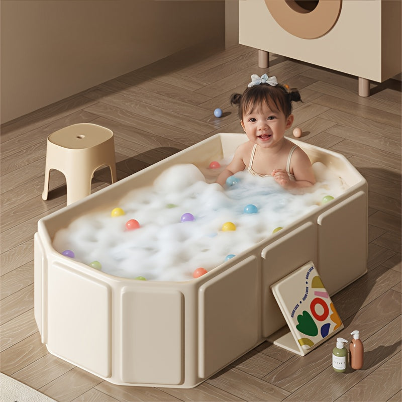 Baignoire portable pour enfant en PVC, pliée pour un rangement compact et un transport facile en voyage.
