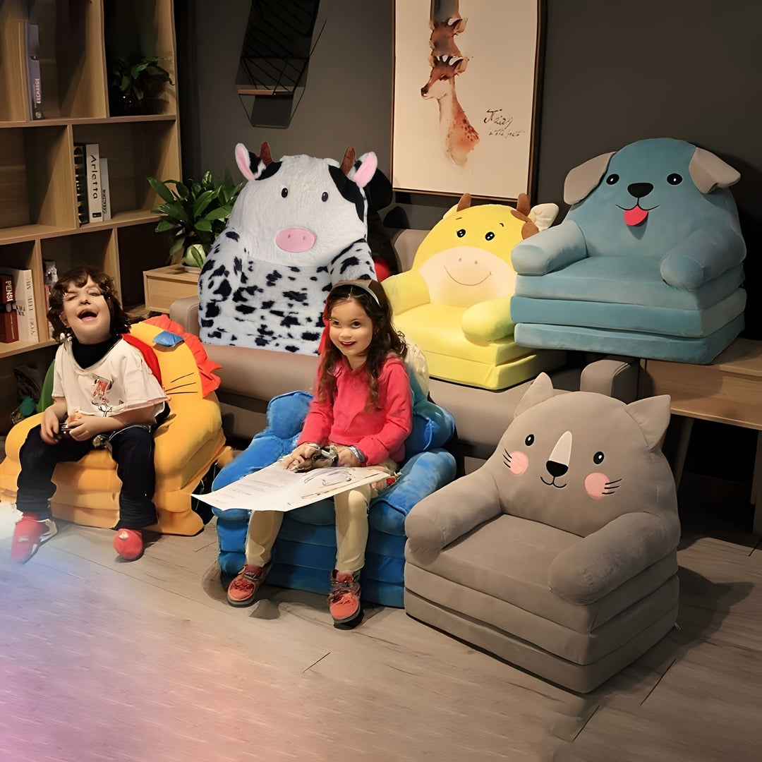 Canapé enfant convertible en lit, motif ludique, offre confort et douceur. Mobilier polyvalent.