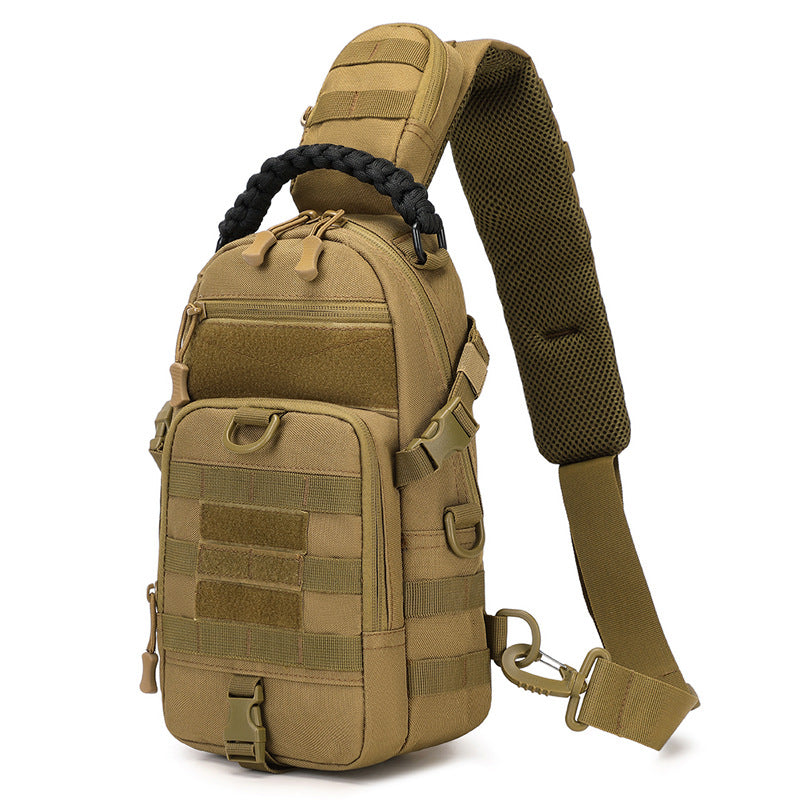 Sac tactique extérieur pour homme, polyvalent et résistant, parfait pour les activités de plein air et l'urbain.