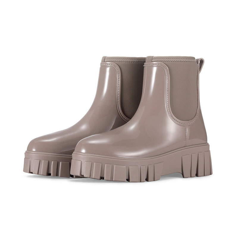 Chaussures de pluie élégantes pour femme à la cheville, idéales pour le quotidien et rester au sec par mauvais temps.