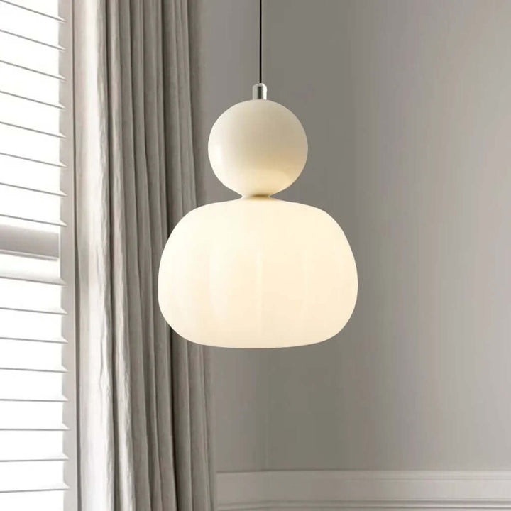 Luminaire Art Déco crème, suspension de plafond élégante pour design intérieur.