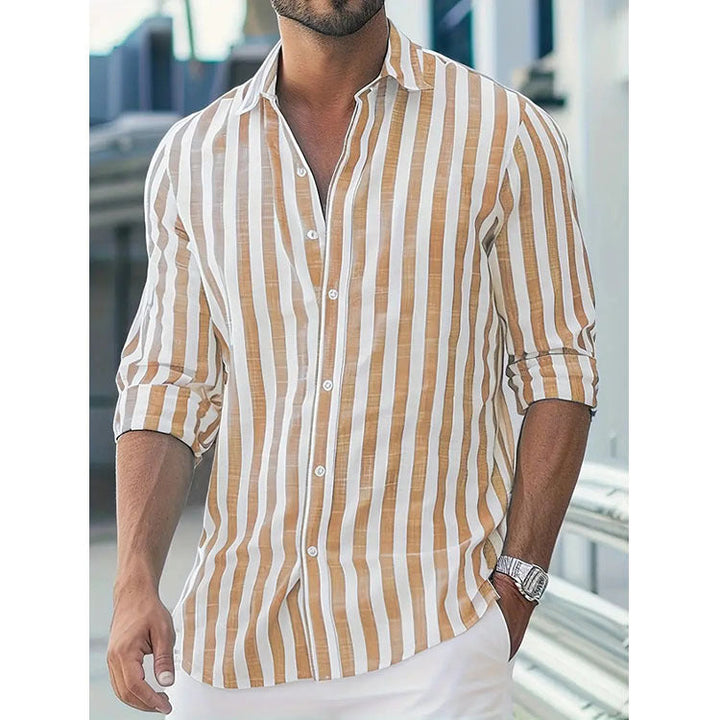Chemise homme slim fit rayée, manches longues. Vêtement moderne élégant pour bureau ou soirée.