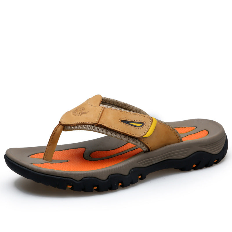 Paire de sandales sport pour homme, robustes et offrant un confort supérieur pour la marche et le plein air en été.
