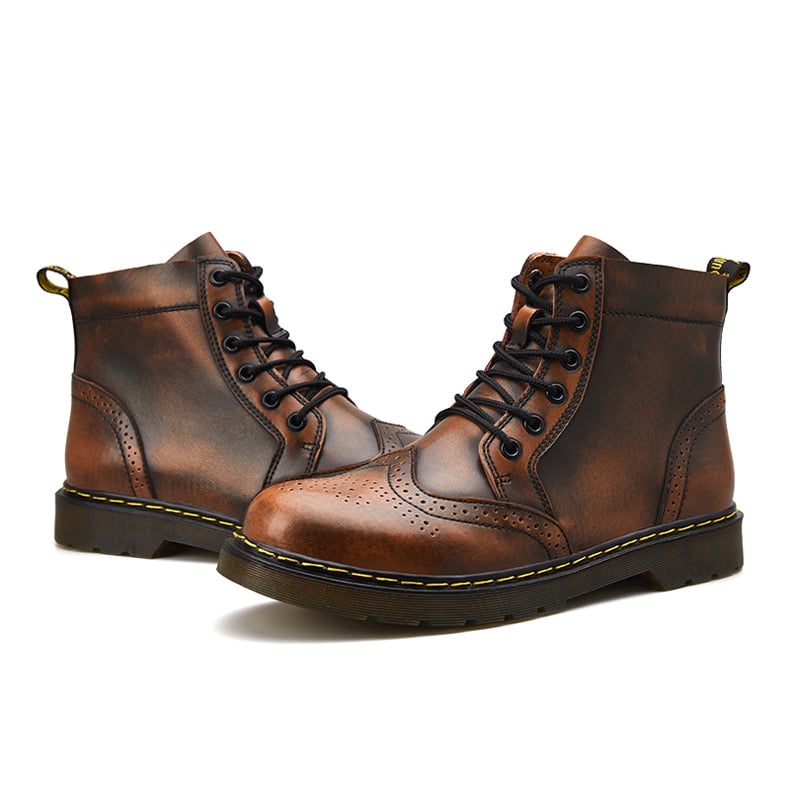 Bottes mi-mollets élégantes pour hommes, style contemporain, idéales pour la mode masculine urbaine d'automne/hiver.