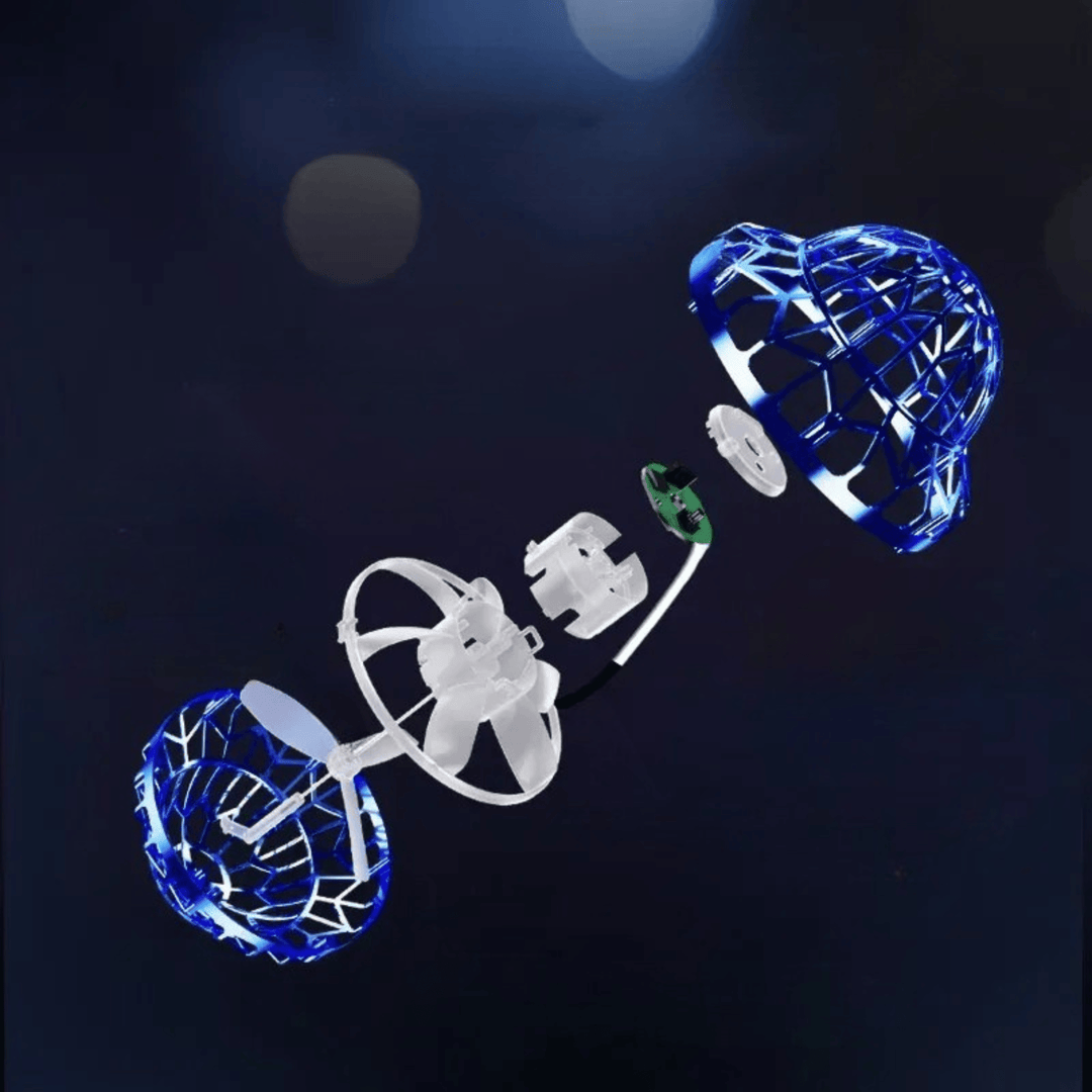 Enfant jouant joyeusement avec la balle volante LED rechargeable, un jouet lumineux et interactif.