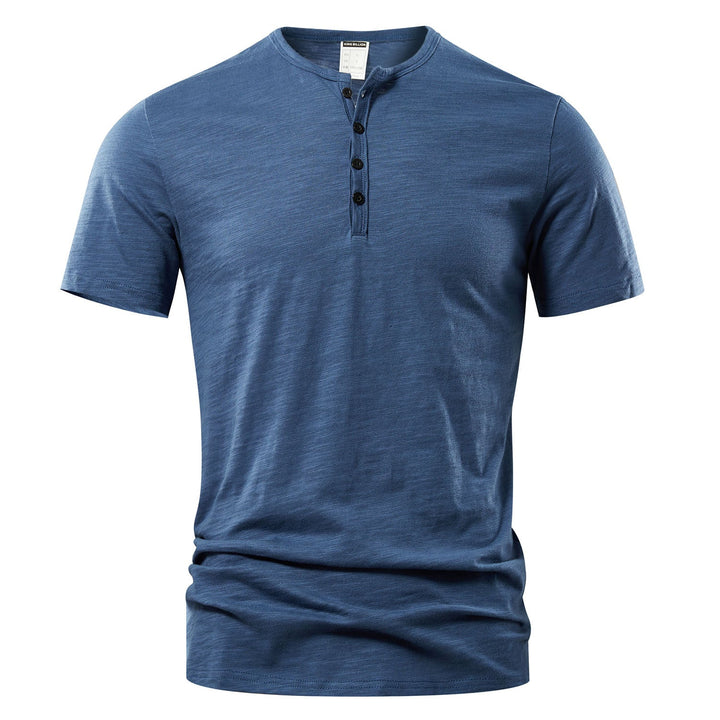 Vêtement masculin polyvalent : chemise homme décontractée, élégance intemporelle pour diverses occasions casual chic.