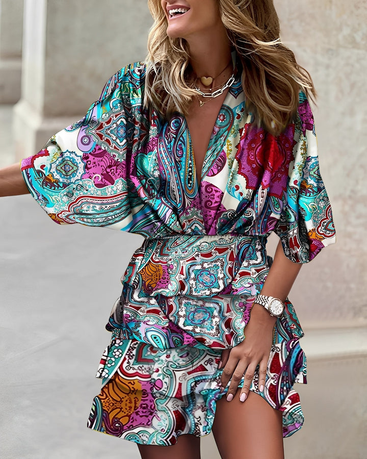 Robe asymétrique femme élégante, coupe mini moderne et confortable, idéale pour diverses occasions.