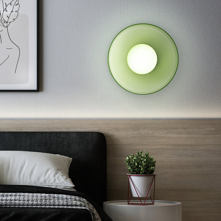 Plafonnier LED rond, design moderne, apporte une lumière agréable à votre intérieur.