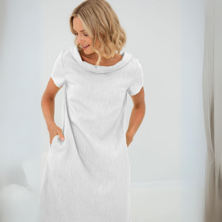 Gros plan sur les poches d'une robe d'été fluide pour femme, style décontracté fonctionnel et tendance.