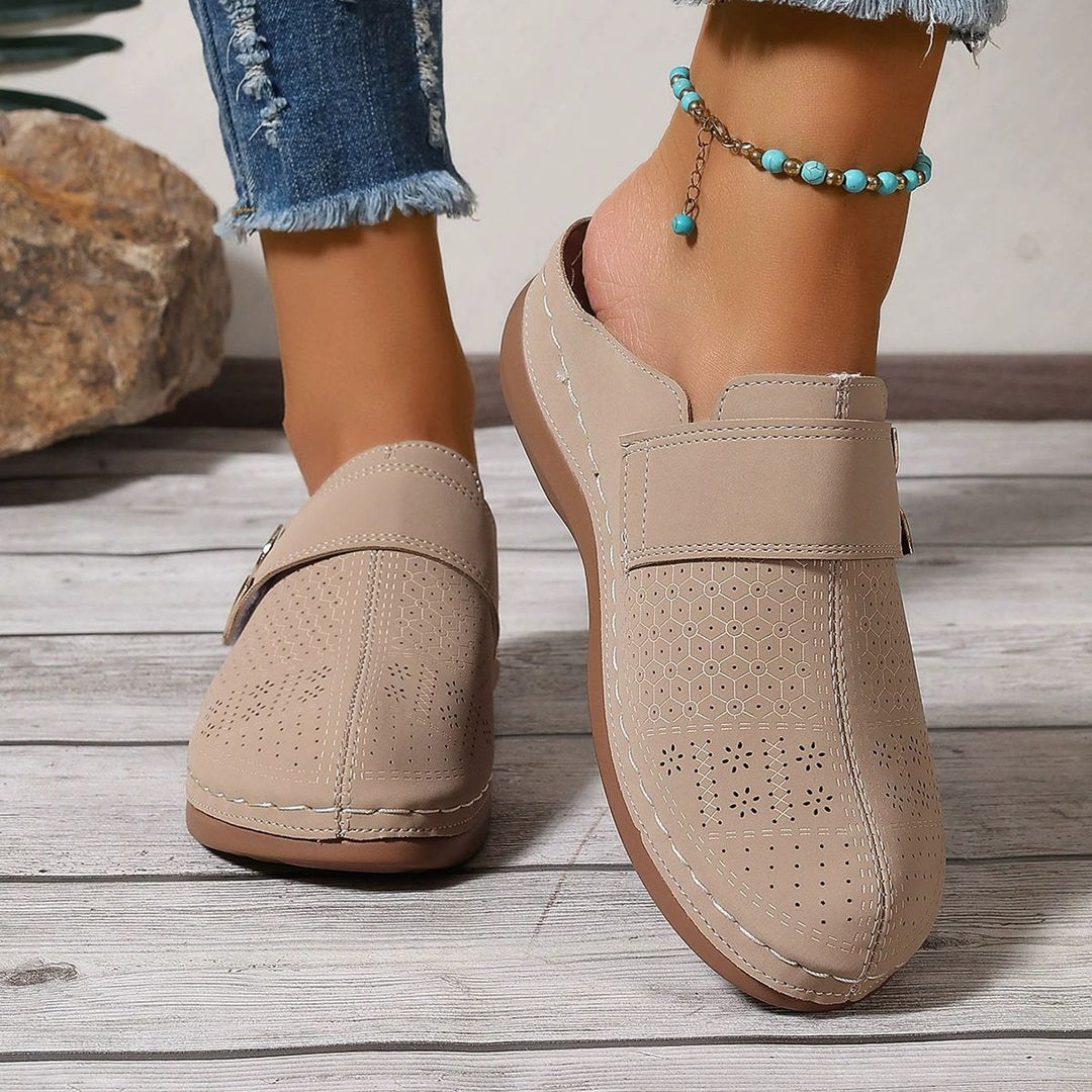 Chaussons fermés femme élégants, confort douillet pour la maison, parfaits pour la détente en hiver. Idéal cadeau femme.