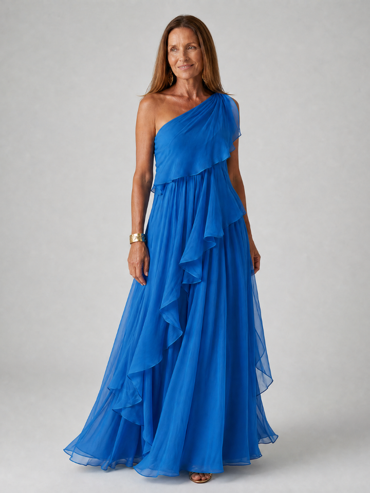 Robe maxi femme pour le printemps/été, asymétrique à volants, look romantique fluide.