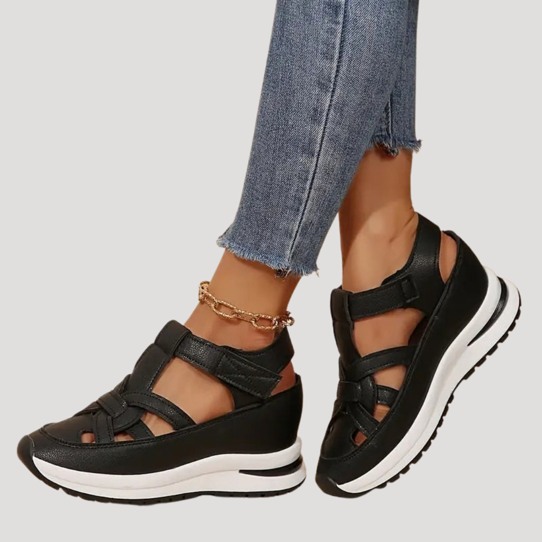 Belles sandales compensées femme pour un confort optimal à la marche, idéales pour l'été et la mode.