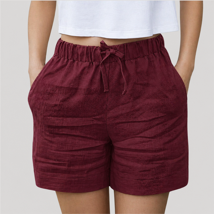Short femme chic, taille ajustable pour un ajustement parfait. Idéal pour l'été et les activités décontractées.
