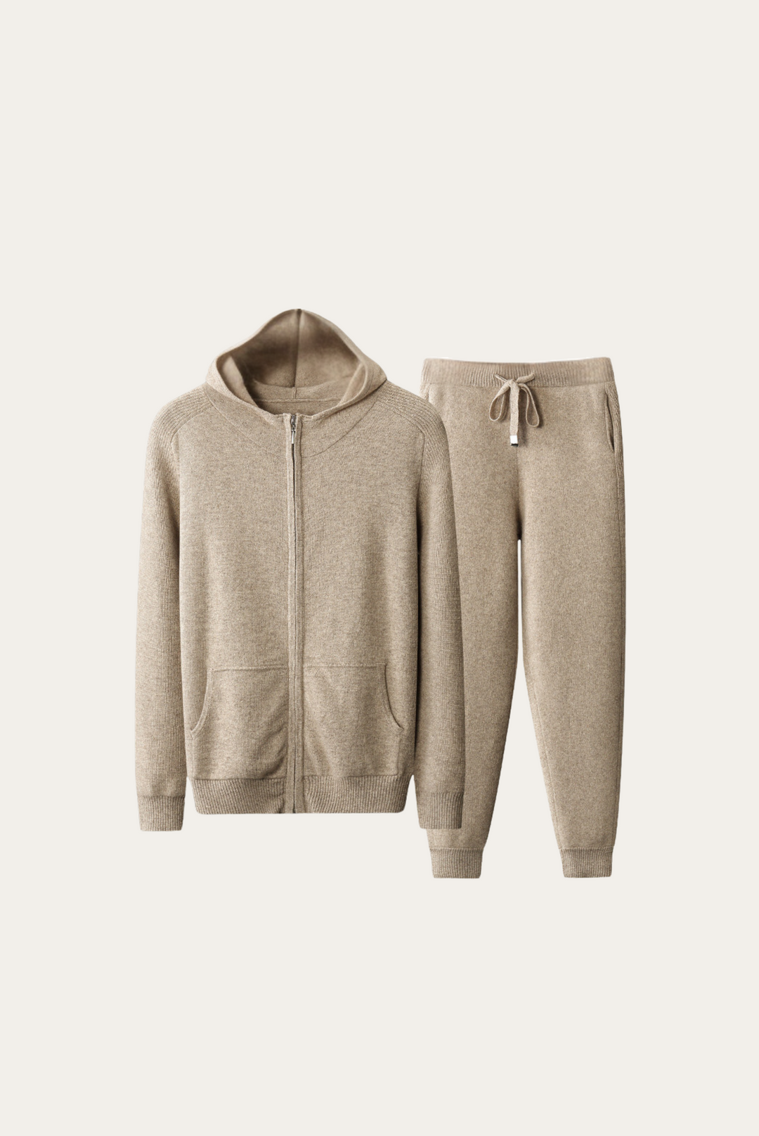 Ensemble jogging femme élégant en cachemire et laine mérinos. Confortable et luxueux pour détente ou athleisure.