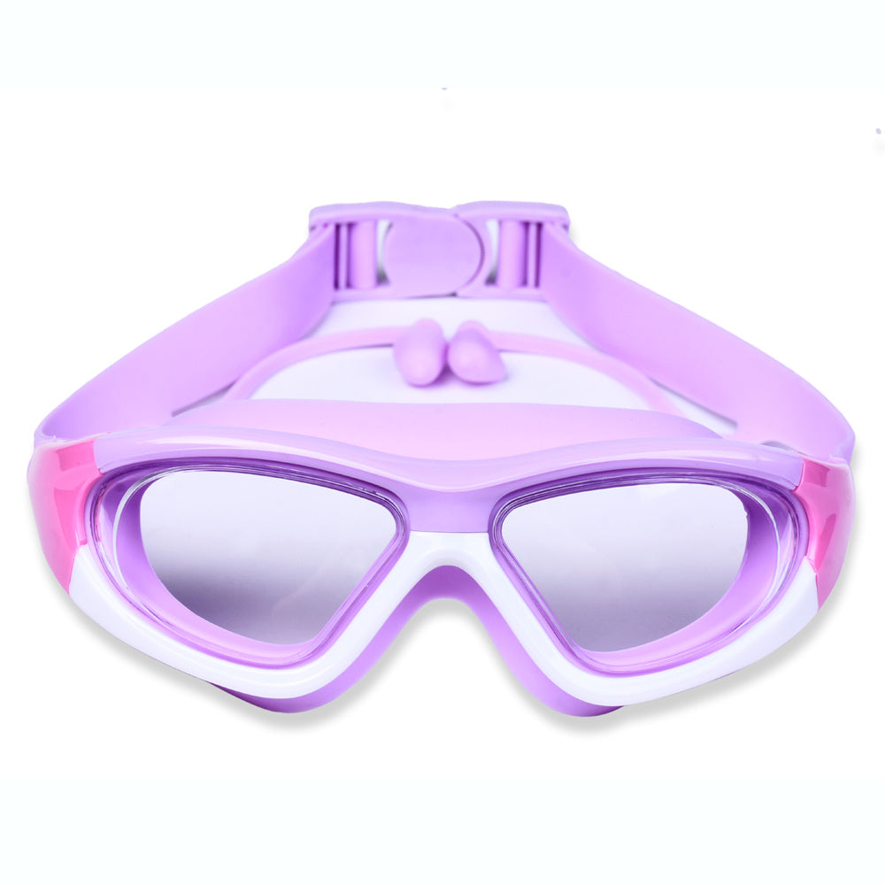 Enfant nageant avec lunettes natation anti-buée, vision claire sous l'eau.
