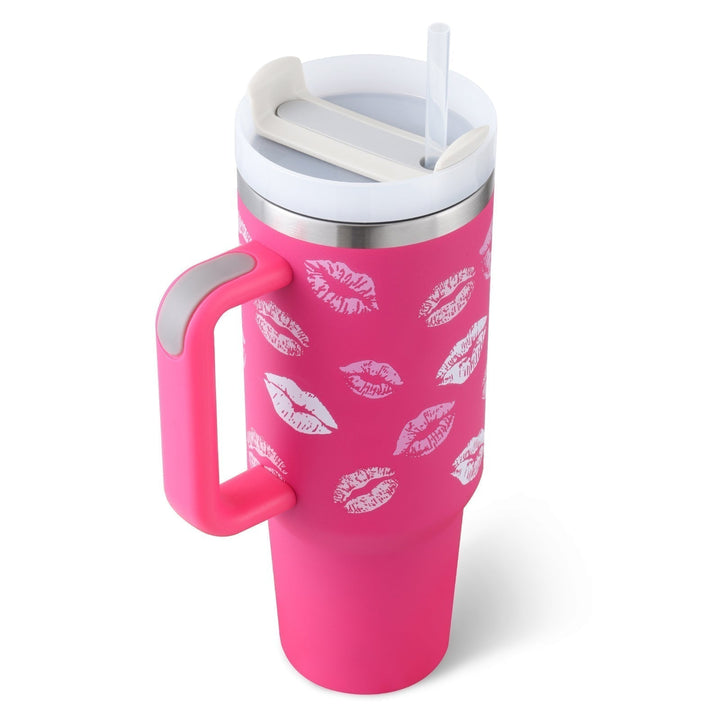 Mug isotherme avec paille et poignée, parfait pour café, thé ou eau fraîche en déplacement.