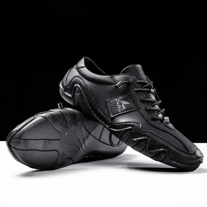 Chaussures élégantes et orthopédiques pour hommes, idéales pour le soutien des pieds et le bien-être quotidien.