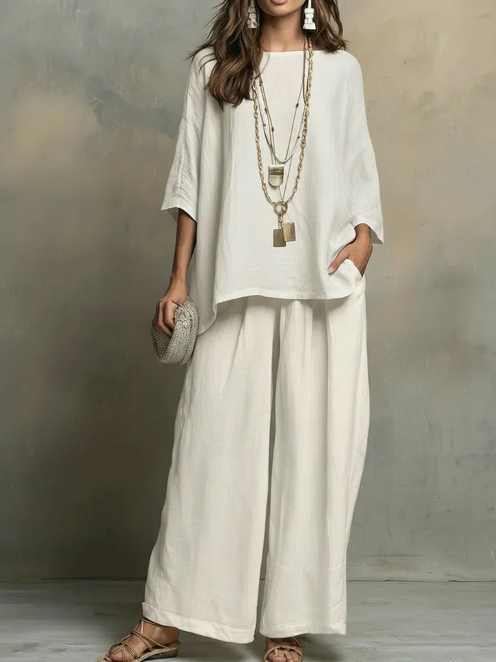 Ensemble femme deux pièces ample et fluide pour un confort estival chic. Idéal pour la mode décontractée d'été.