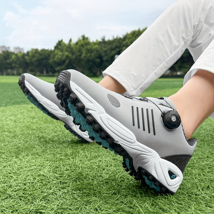 Chaussures de golf légères et respirantes pour hommes, système rotatif pour un ajustement rapide et confort sur le parcours.