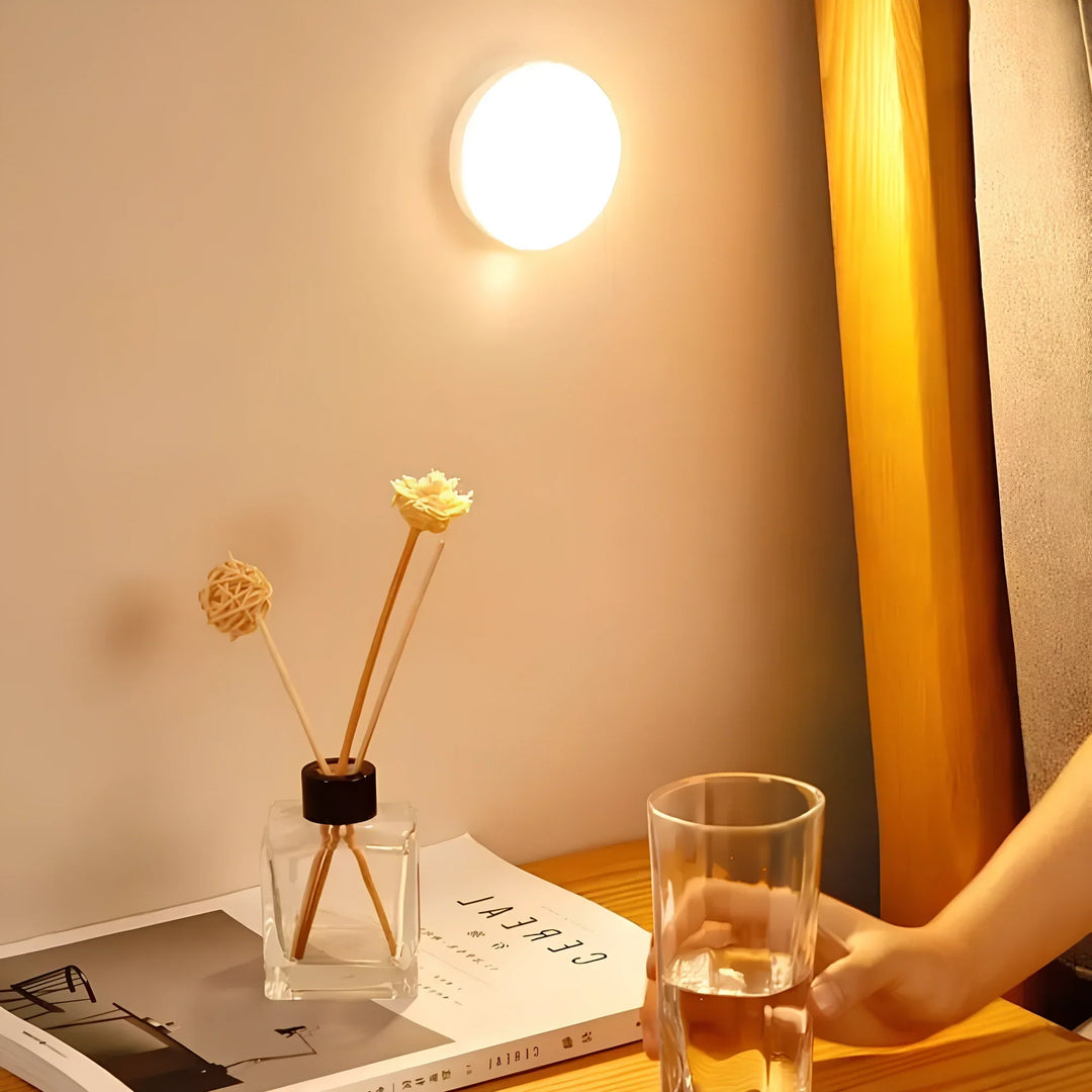 Éclairage LED intérieur à détection de mouvement pour sécurité escalier et confort couloir. Rechargeable.