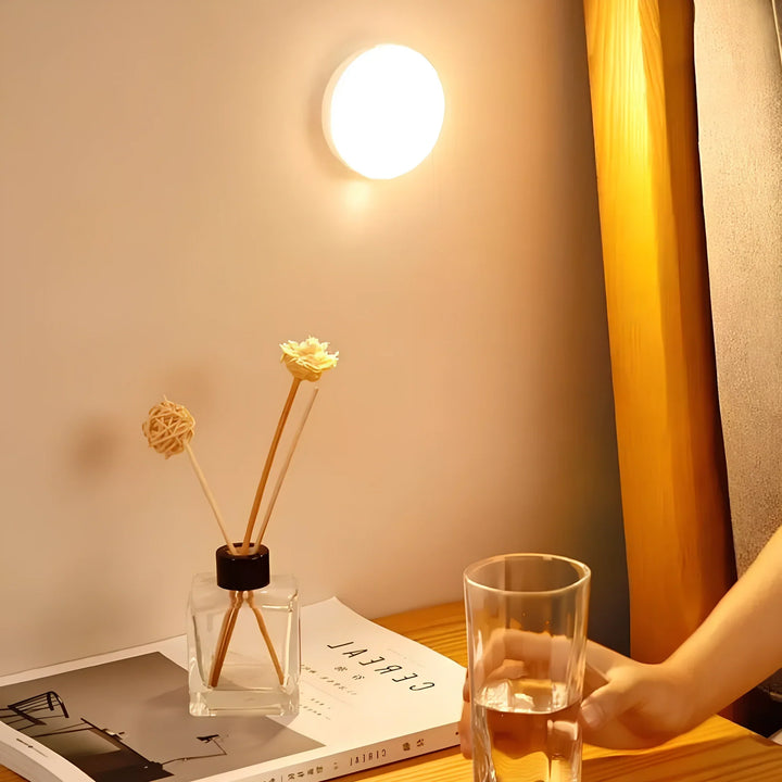 Éclairage LED intérieur à détection de mouvement pour sécurité escalier et confort couloir. Rechargeable.