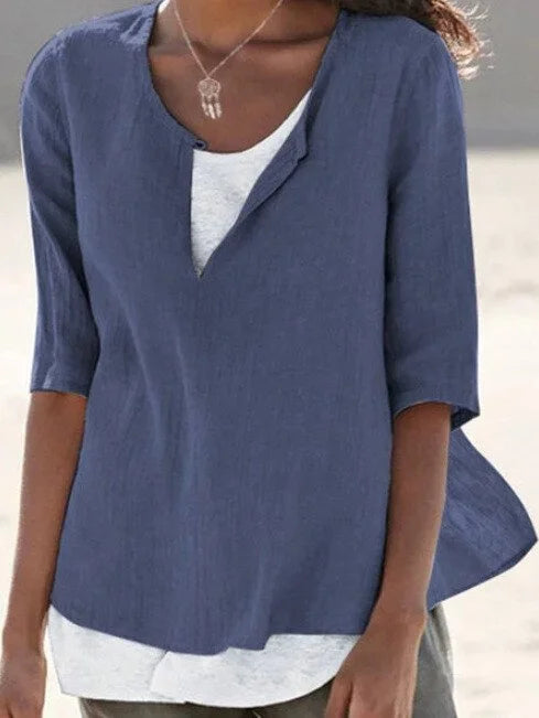 Blouse femme fluide et élégante, col V. Chemisier chic d'été, parfait pour mode décontractée ou habillée.