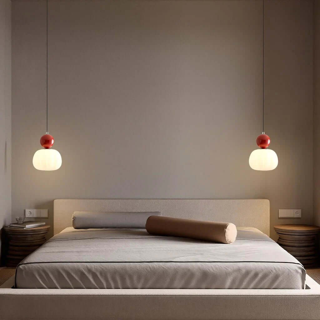 Plafonnier élégant crème style Art Déco, suspension moderne pour intérieur.