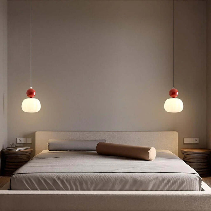 Plafonnier élégant crème style Art Déco, suspension moderne pour intérieur.
