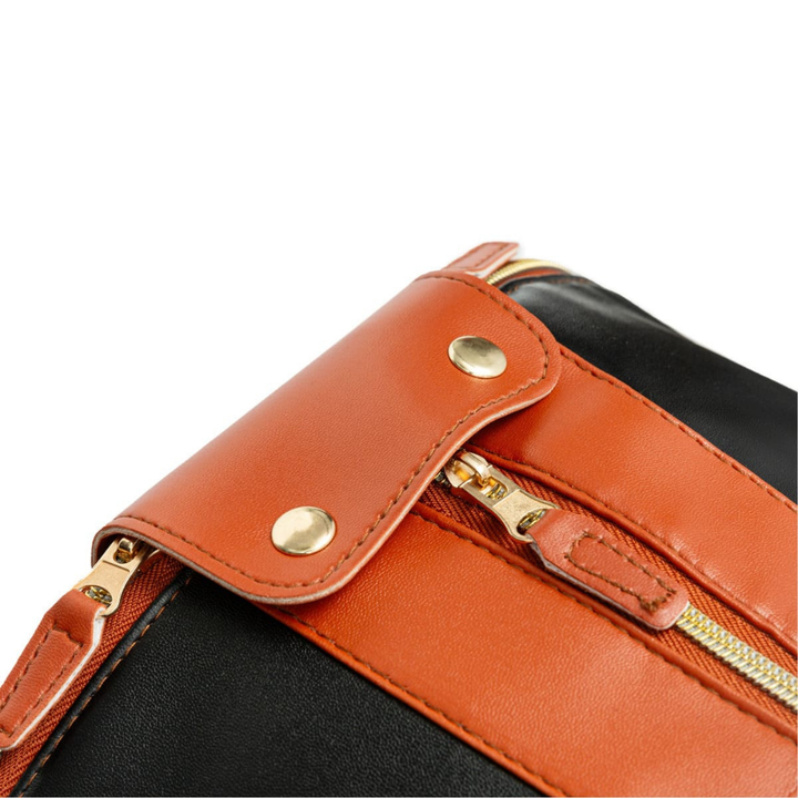 Duffel blanc stylé pour femme, sac de voyage organisé et spacieux.
