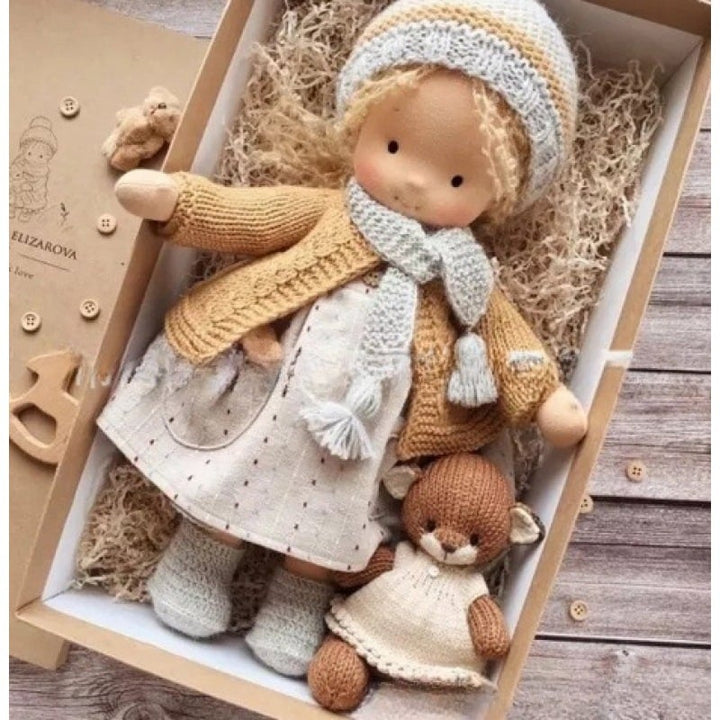 Peluche marionnette pédagogique Sarando, favorise l'apprentissage et la motricité des enfants.