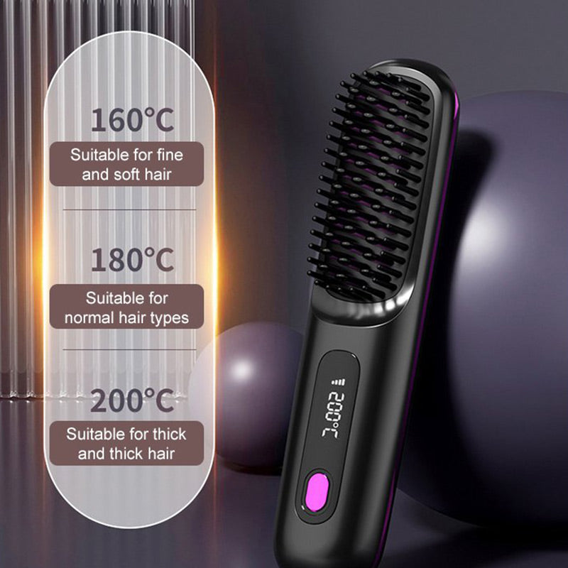 Obtenez des cheveux brillants et lisses avec cette brosse lissante céramique sans fil.