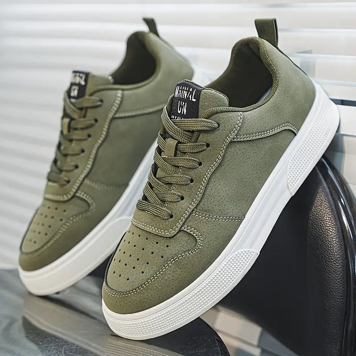 Chaussures homme de luxe élégantes, style moderne noir, confort quotidien.